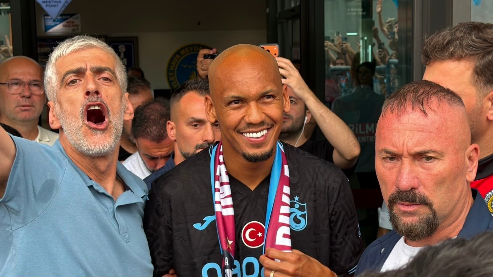 Trabzonspor’dan ses getiren transfer: Fabinho şehre iniş yaptı