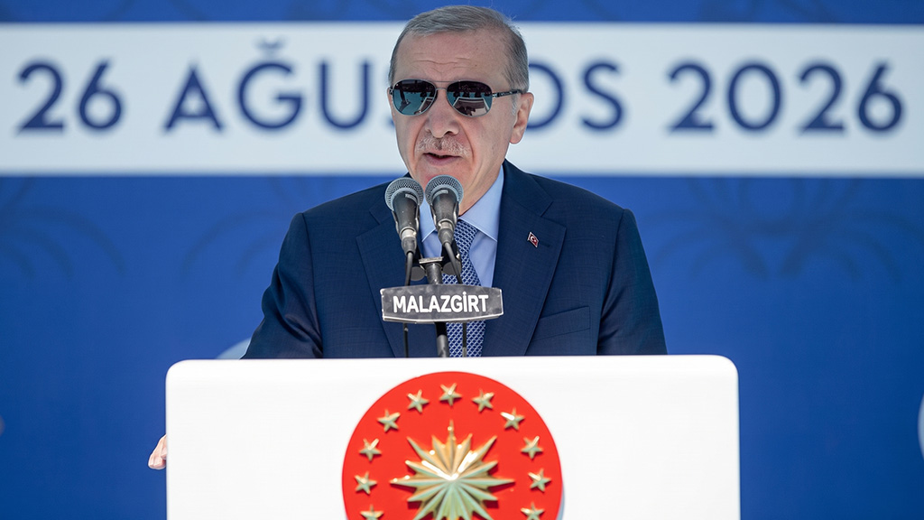 Erdoğan: Türkiye Tarihe Yön Veriyor