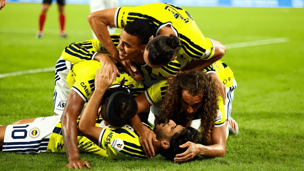 18 yıllık hasret bitti: Fenerbahçe yeniden Şampiyonlar Ligi’nde