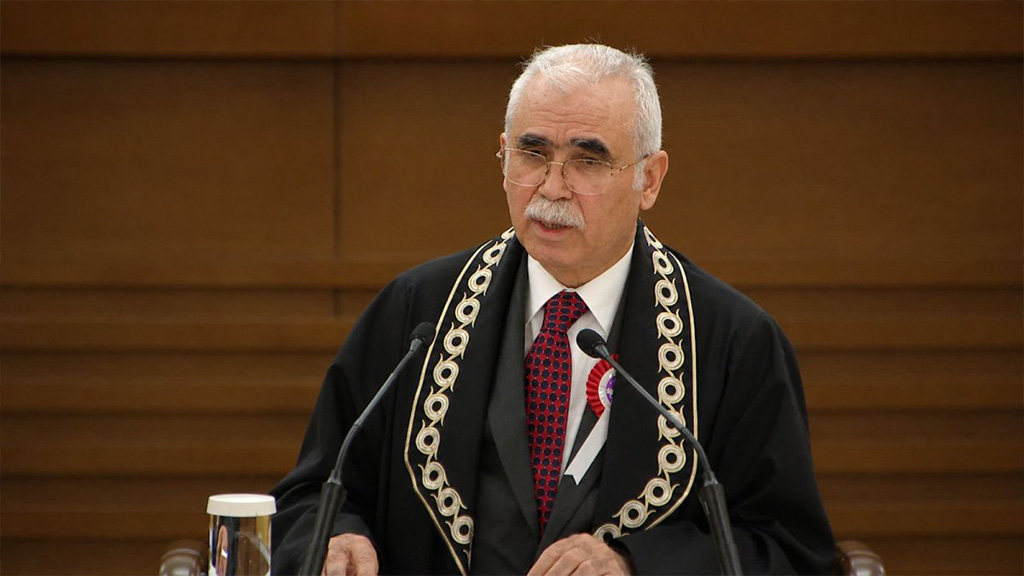 AYM Başkanı Özkaya'dan Hakimlere Çağrı