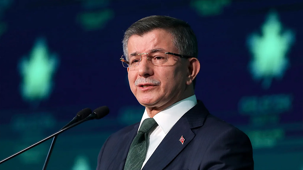 Arınç’tan Davutoğlu’na AK Parti Eleştirisi