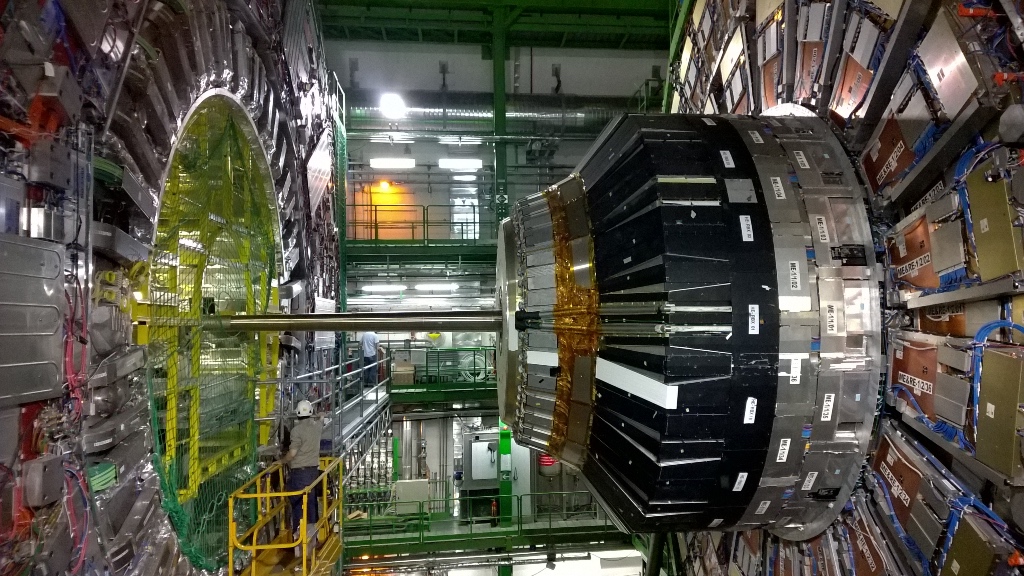 CERN'deki Büyük Hadron Çarpıştırıcısı ile yeni parçacıklar keşfedildi